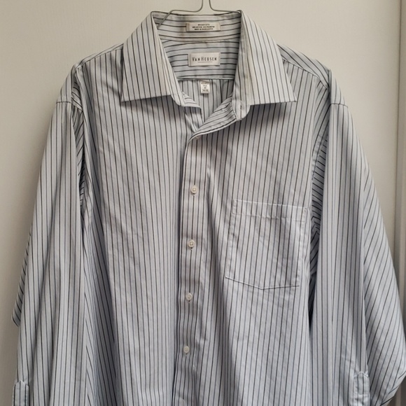 Van Heusen button down - Picture 1 of 6